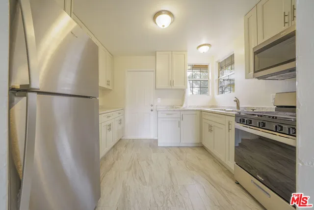 $2,500 | 38020 12th Street East, Palmdale, CA 93550