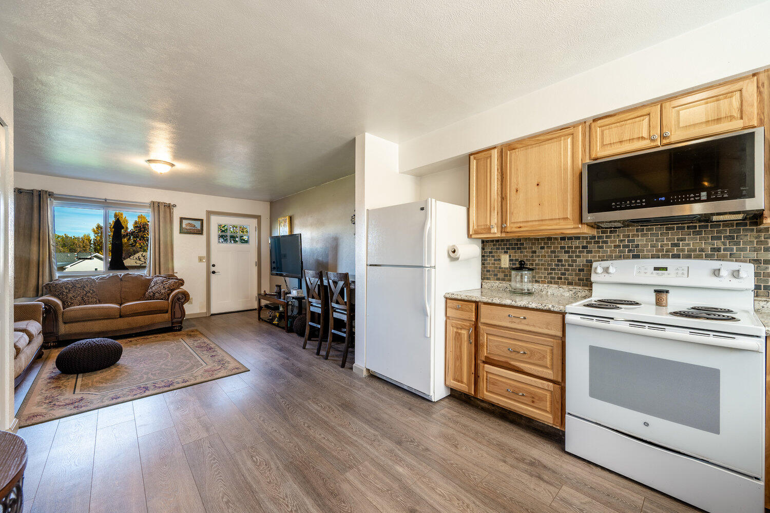 667 Sheri Lane Sheridan, WY 82801 - Photo 6 of 25 004_dsc_7552-hdr-edit_192