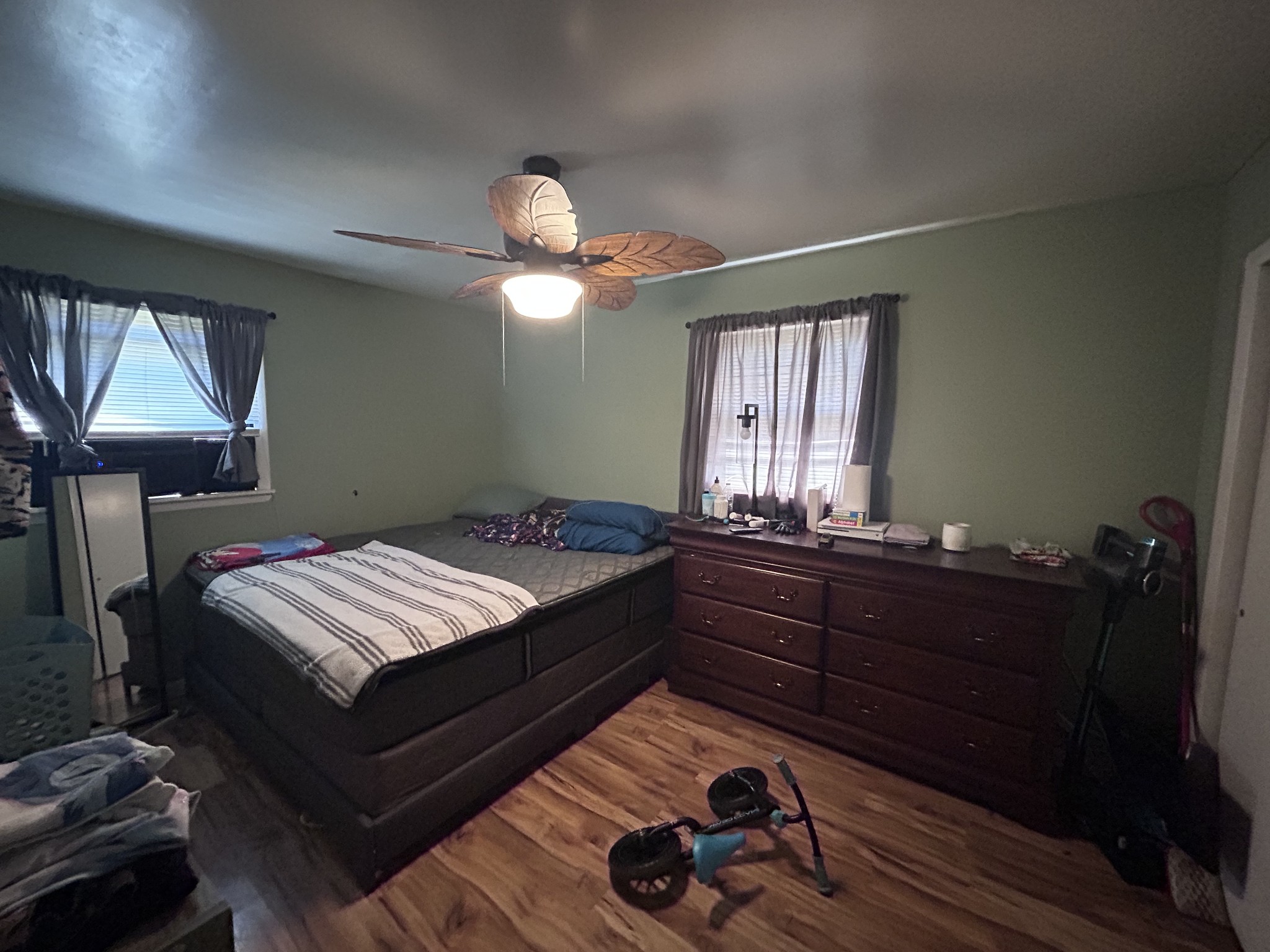 476 Sunset Drive Sparta, TN 38583 - Photo 5 of 21 a room with a bed and a chandelier