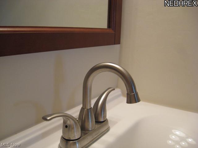 1091 Lander Road Cleveland, OH 44143 - Photo 15 of 24