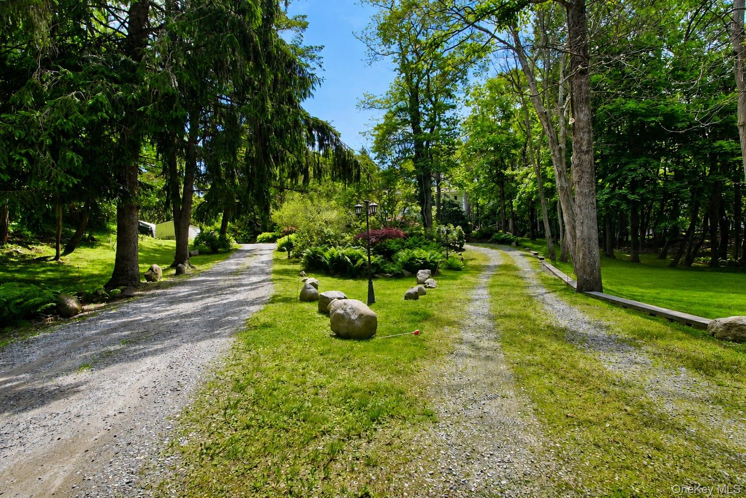 77 Shore Road Mount Sinai, NY 11766 - Photo 4 of 33