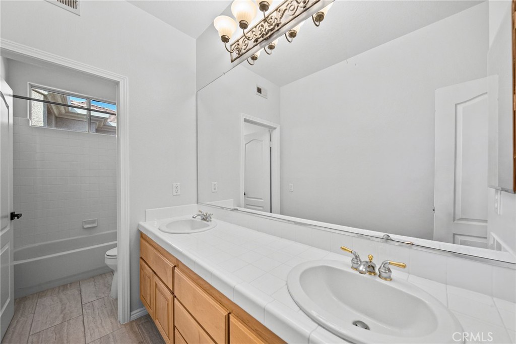 28251 Infinity Circle Saugus, CA 91390 - Photo 34 of 63 Gallery Image 34