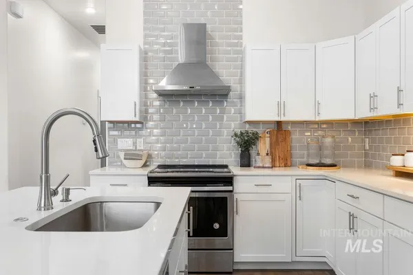 $687,000 | 1424 West Front Street, Unit 205, Boise, ID 83702