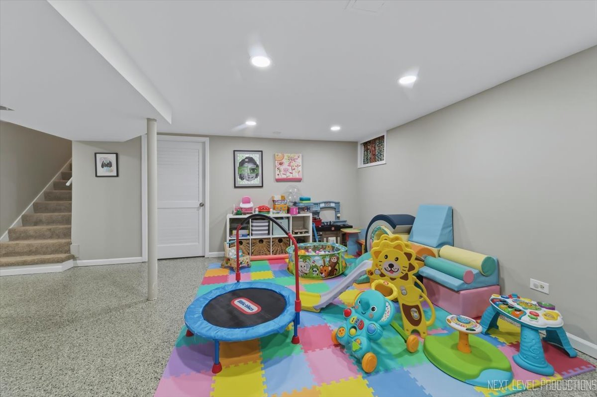 1601 Castbourne Court Wheaton, IL 60189 - Photo 24 of 30