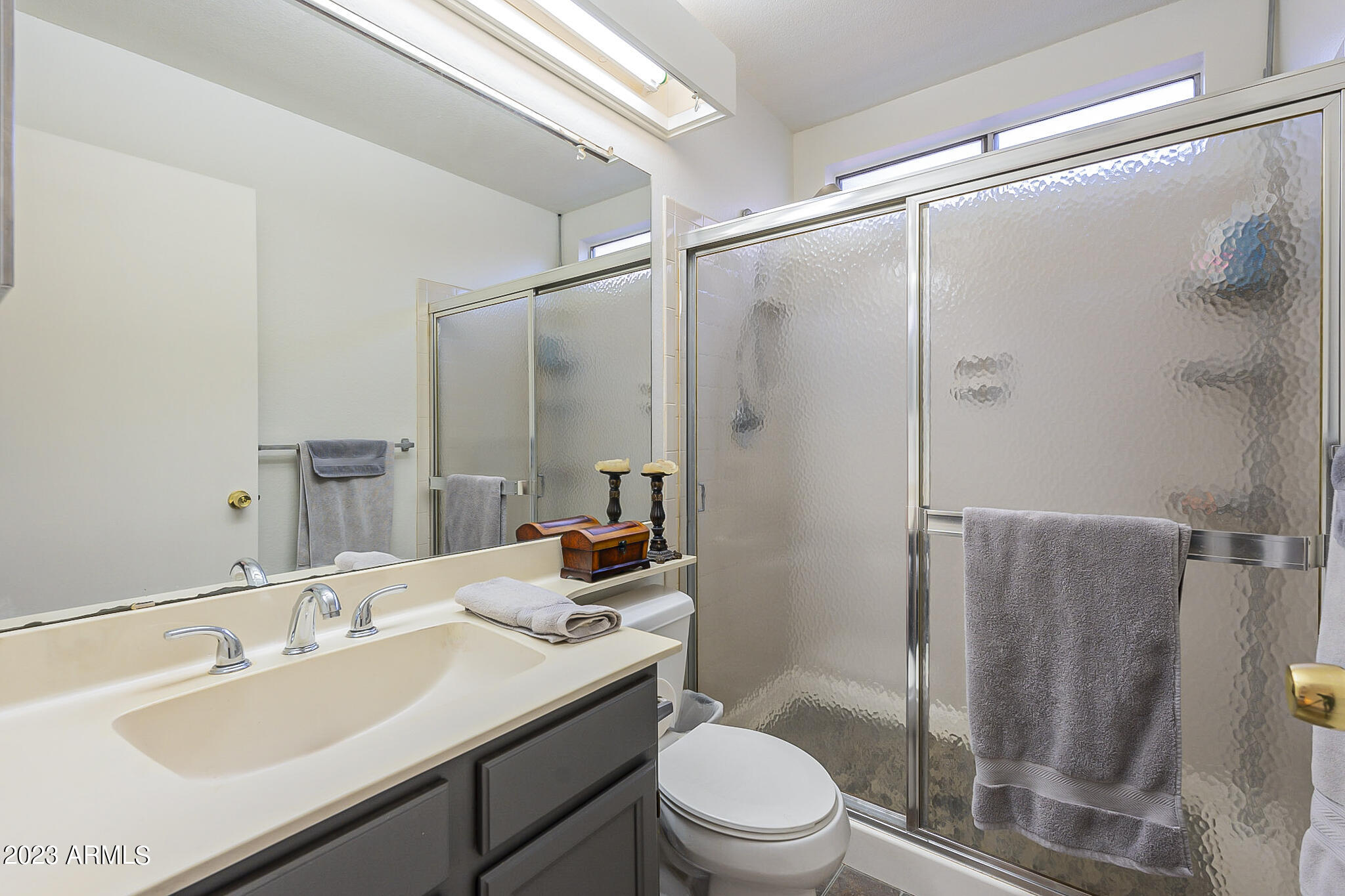 1207 East Utopia Road Phoenix, AZ 85024 - Photo 25 of 30 Bathroom 2