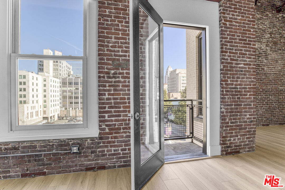 253 South Broadway, Unit 507 Los Angeles, CA 90012 - Photo 13 of 36