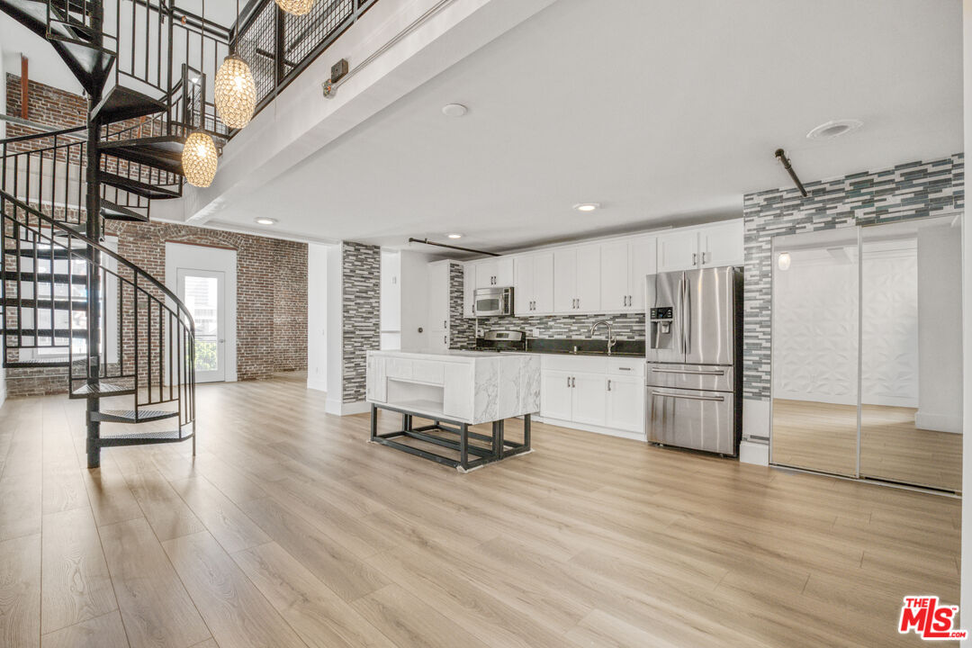 253 South Broadway, Unit 507 Los Angeles, CA 90012 - Photo 2 of 36