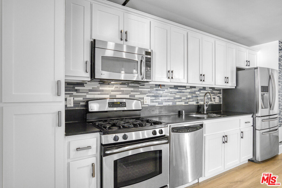 253 South Broadway, Unit 507 Los Angeles, CA 90012 - Photo 22 of 36