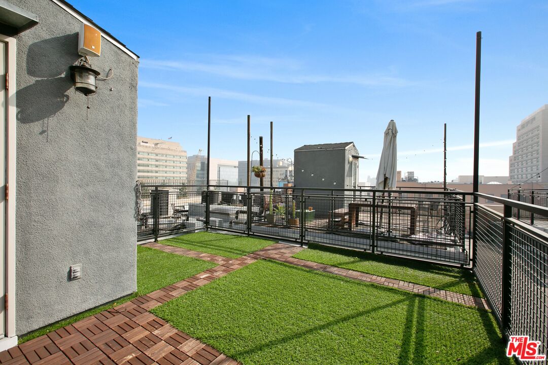 253 South Broadway, Unit 507 Los Angeles, CA 90012 - Photo 27 of 36