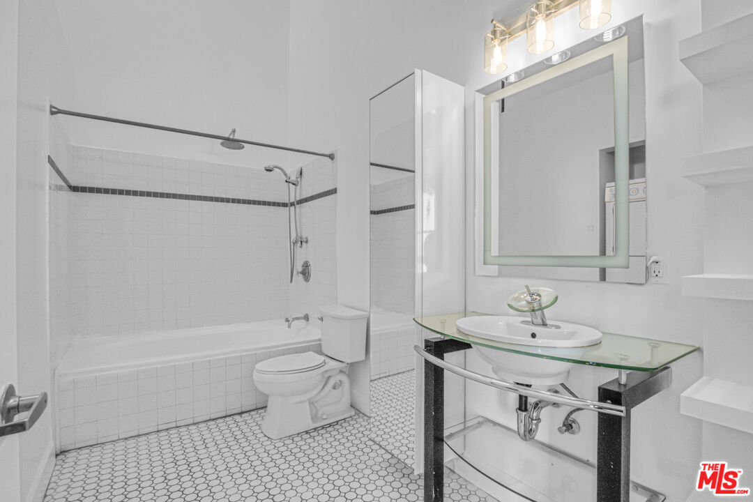 253 South Broadway, Unit 507 Los Angeles, CA 90012 - Photo 9 of 36