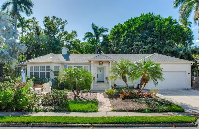 $925,000 | 1960 Lincoln Drive, Sarasota, FL 34236