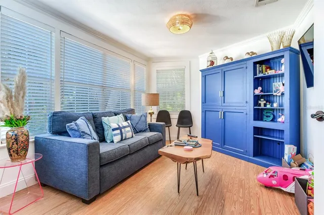 $925,000 | 1960 Lincoln Drive, Sarasota, FL 34236