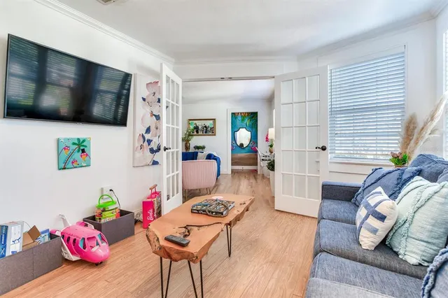 $925,000 | 1960 Lincoln Drive, Sarasota, FL 34236