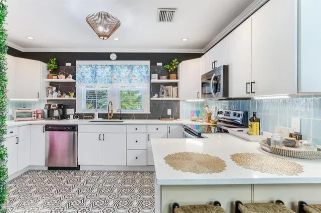 $925,000 | 1960 Lincoln Drive, Sarasota, FL 34236