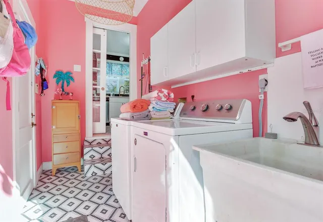 $925,000 | 1960 Lincoln Drive, Sarasota, FL 34236