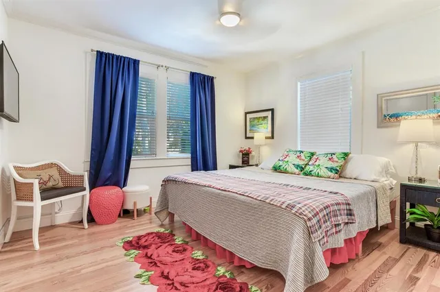 $925,000 | 1960 Lincoln Drive, Sarasota, FL 34236