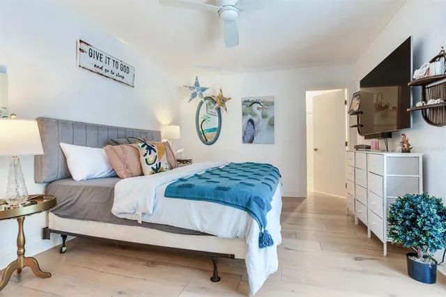 $925,000 | 1960 Lincoln Drive, Sarasota, FL 34236