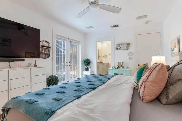 $925,000 | 1960 Lincoln Drive, Sarasota, FL 34236