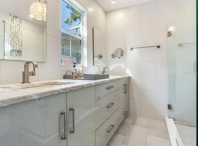 $925,000 | 1960 Lincoln Drive, Sarasota, FL 34236