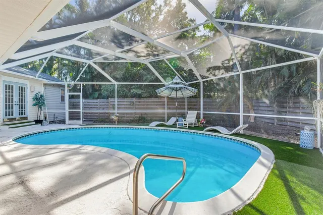 $925,000 | 1960 Lincoln Drive, Sarasota, FL 34236