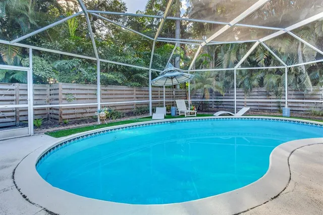 $925,000 | 1960 Lincoln Drive, Sarasota, FL 34236