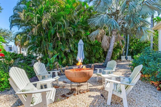 $925,000 | 1960 Lincoln Drive, Sarasota, FL 34236