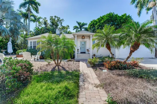 $925,000 | 1960 Lincoln Drive, Sarasota, FL 34236