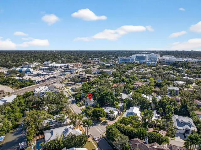 $925,000 | 1960 Lincoln Drive, Sarasota, FL 34236
