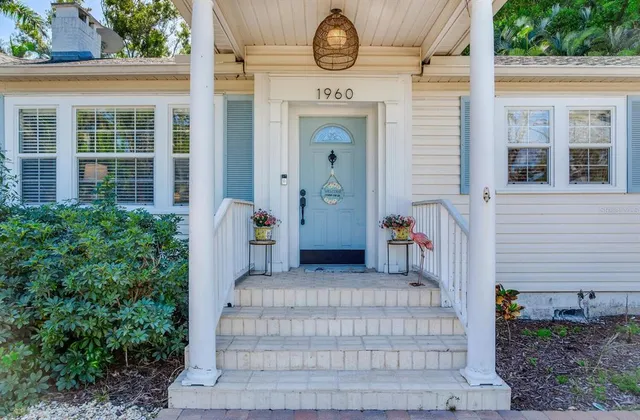 $925,000 | 1960 Lincoln Drive, Sarasota, FL 34236