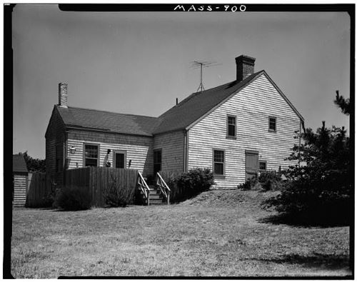 3 Bear Street Nantucket, MA 02554 - Photo 6 of 38 a view of a house