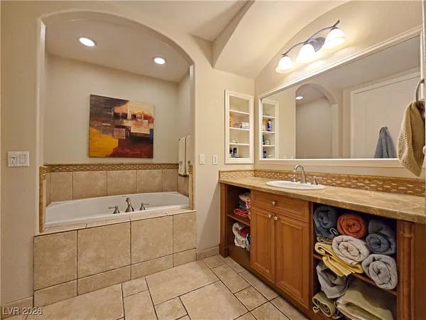 $435,000 | 25 Strada Bella Vista, Unit 104, Henderson, NV 89011