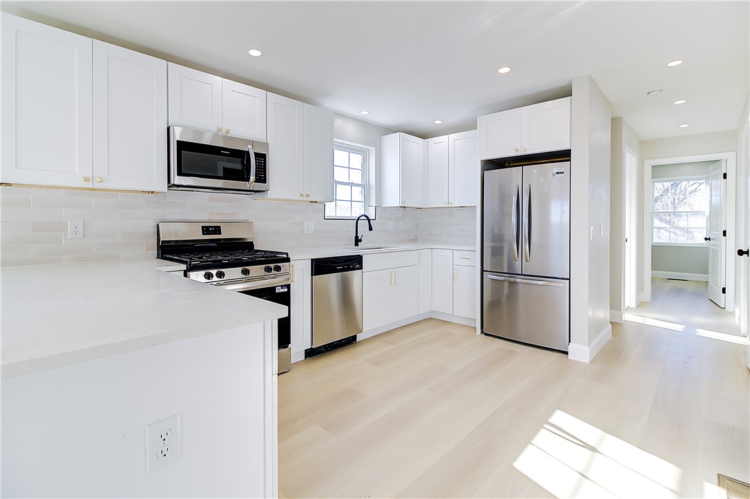 14 Robin Street Providence, RI 02908 - Photo 10 of 50