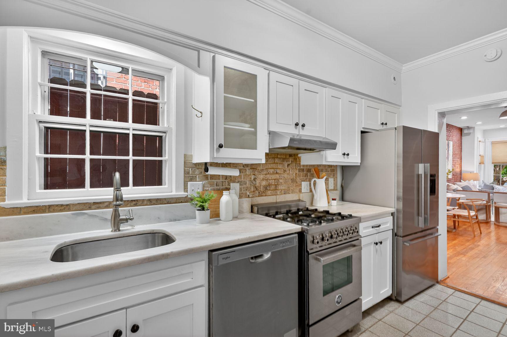 142 D Street Southeast Washington, DC 20003 - Photo 10 of 29 Stainless steel