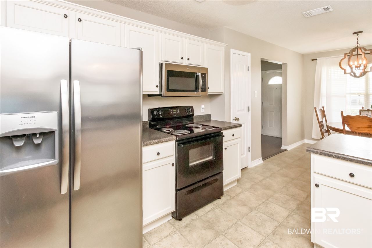2232 Seasons Court Mobile, AL 36695 - Photo 6 of 34