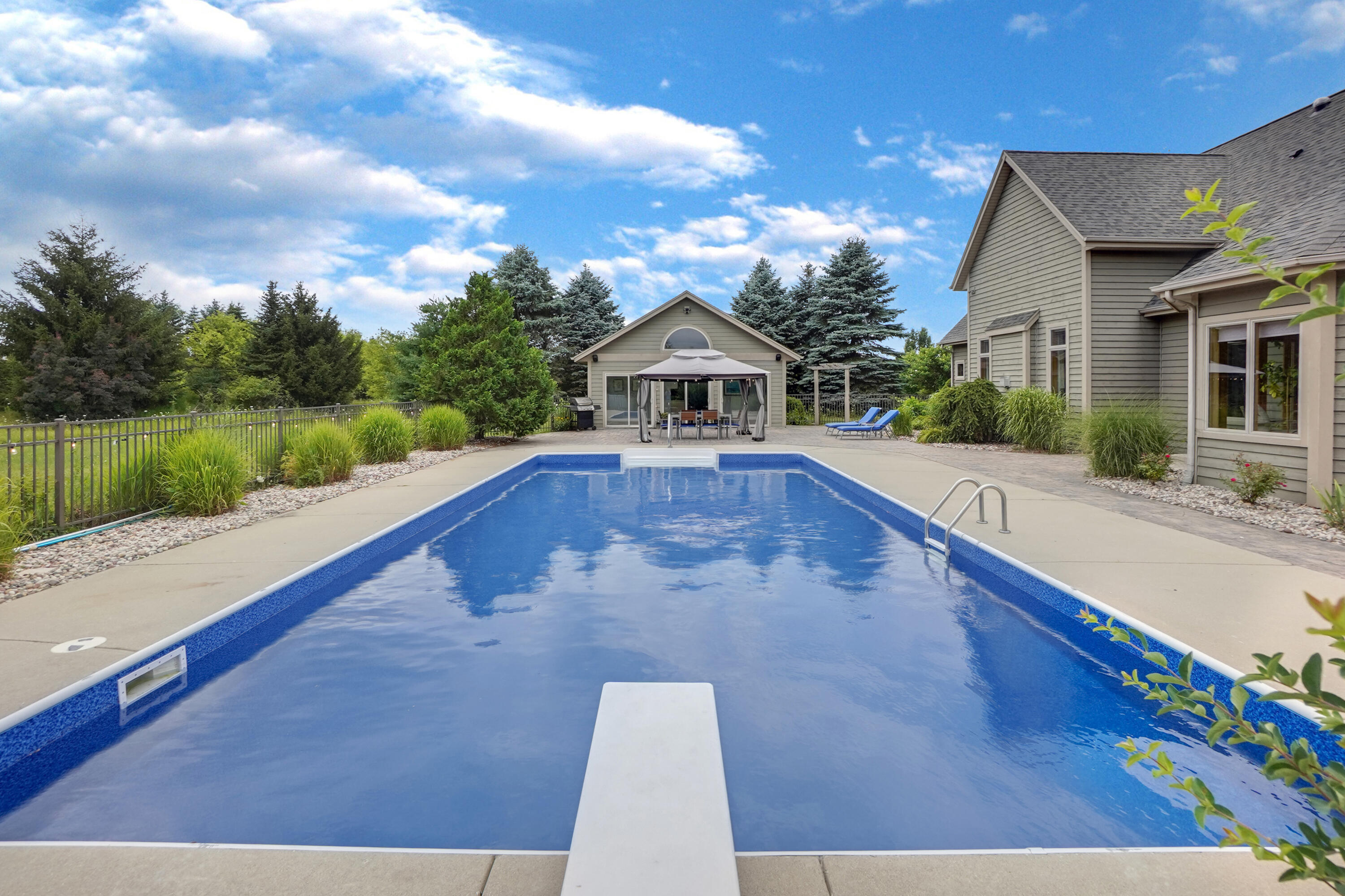 W287N8810 Center Oak Road Merton, WI 53029 - Photo 46 of 70 Pool