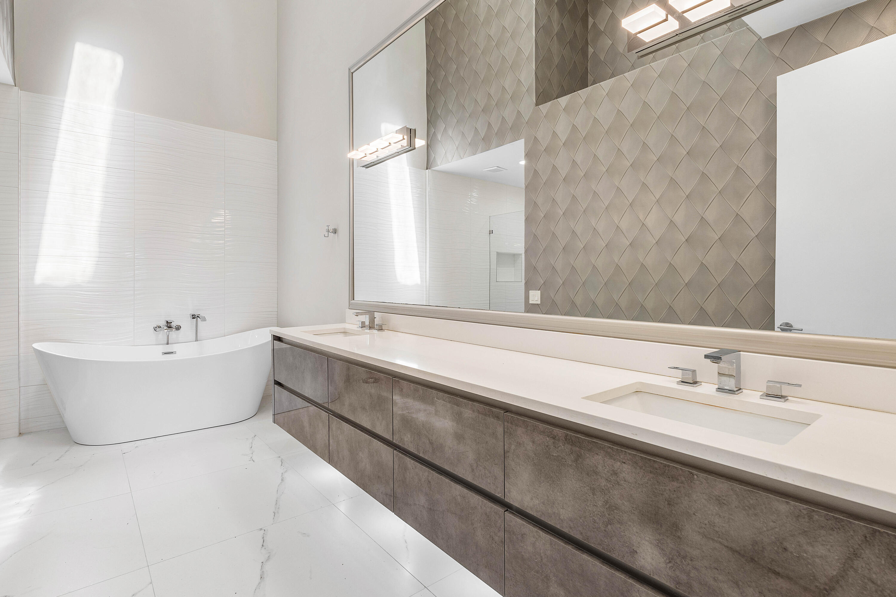 17652 Ashbourne Lane, Unit B Boca Raton, FL 33496 - Photo 24 of 45 Primary Bathroom