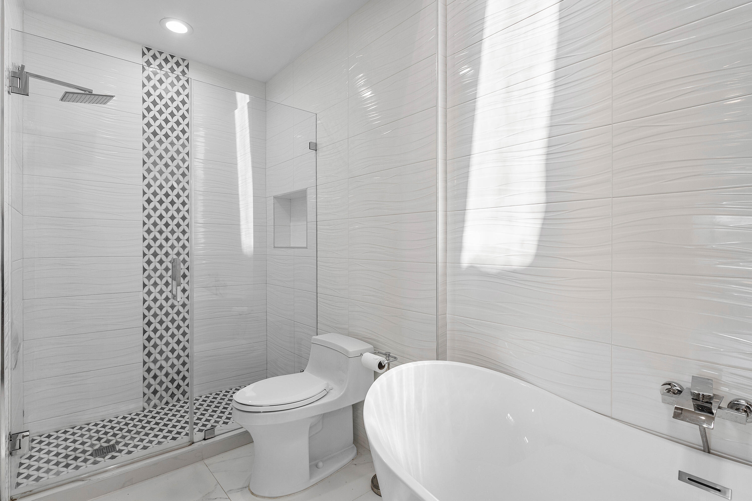 17652 Ashbourne Lane, Unit B Boca Raton, FL 33496 - Photo 26 of 45 Primary Bathroom