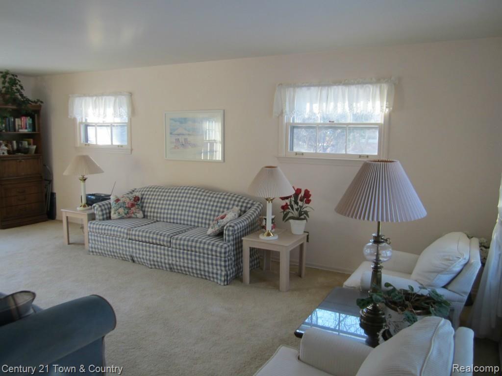 6934 Dublin Fair Road Troy, MI 48098 - Photo 16 of 34 IMG_1138.jpg