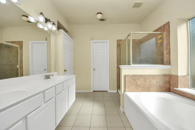 $2,800 | 2902 Laurel Brook Lane, Pearland, TX 77584