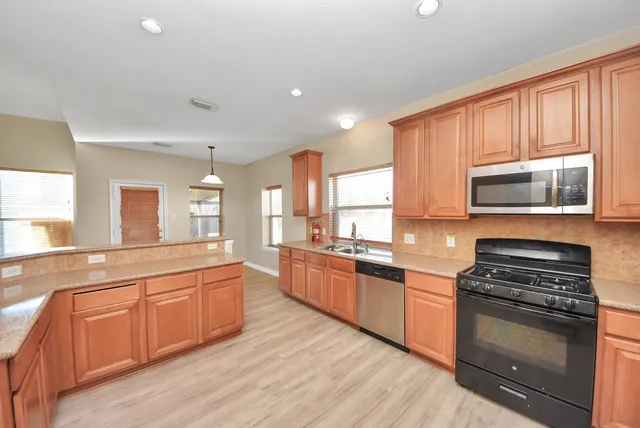 $2,800 | 2902 Laurel Brook Lane, Pearland, TX 77584