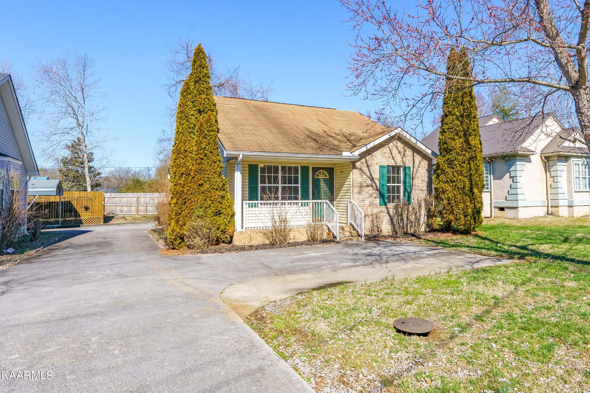 614 South Asbury Road Pigeon Forge, TN 37863 - Photo 2 of 20
