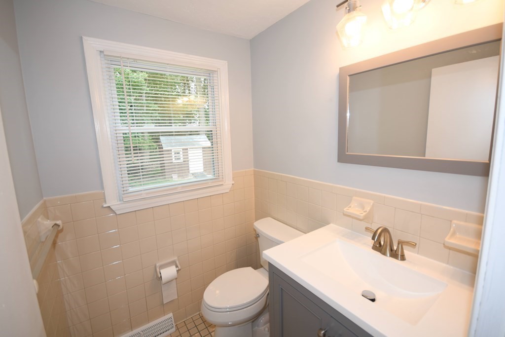 38 Christopher Road, Unit 38 Randolph, MA 02368 - Photo 13 of 29 Gallery Image 13