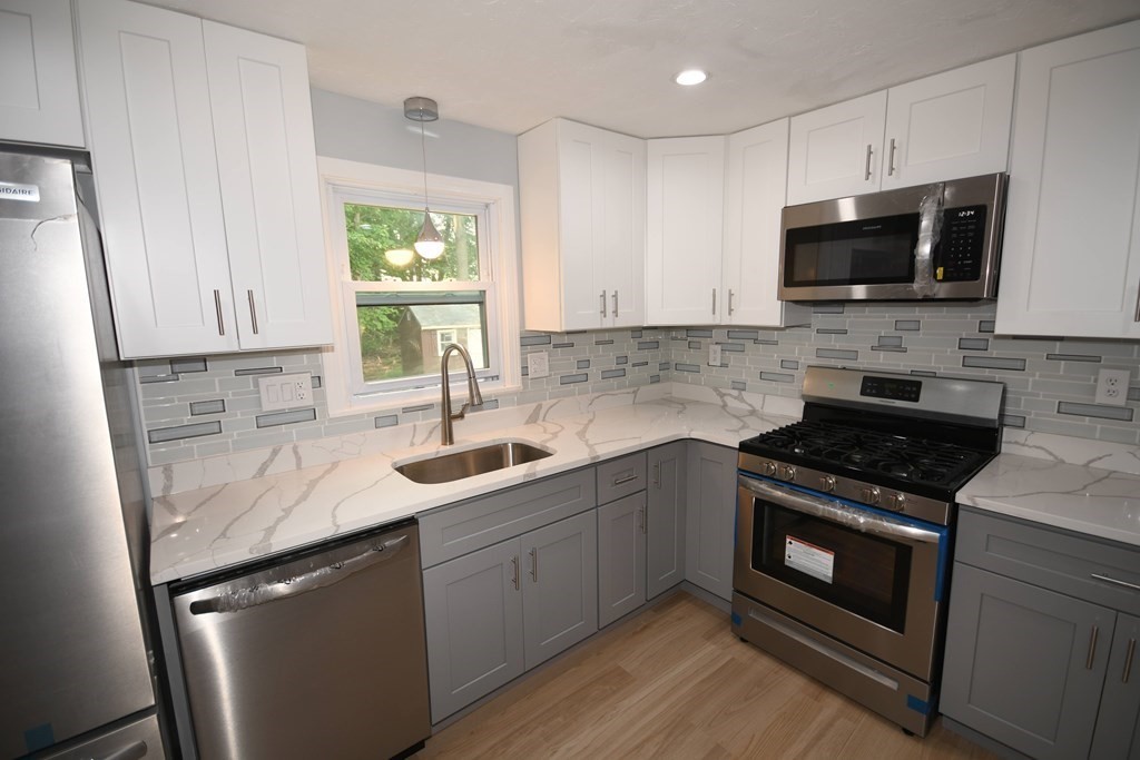 38 Christopher Road, Unit 38 Randolph, MA 02368 - Photo 2 of 29 Gallery Image 2