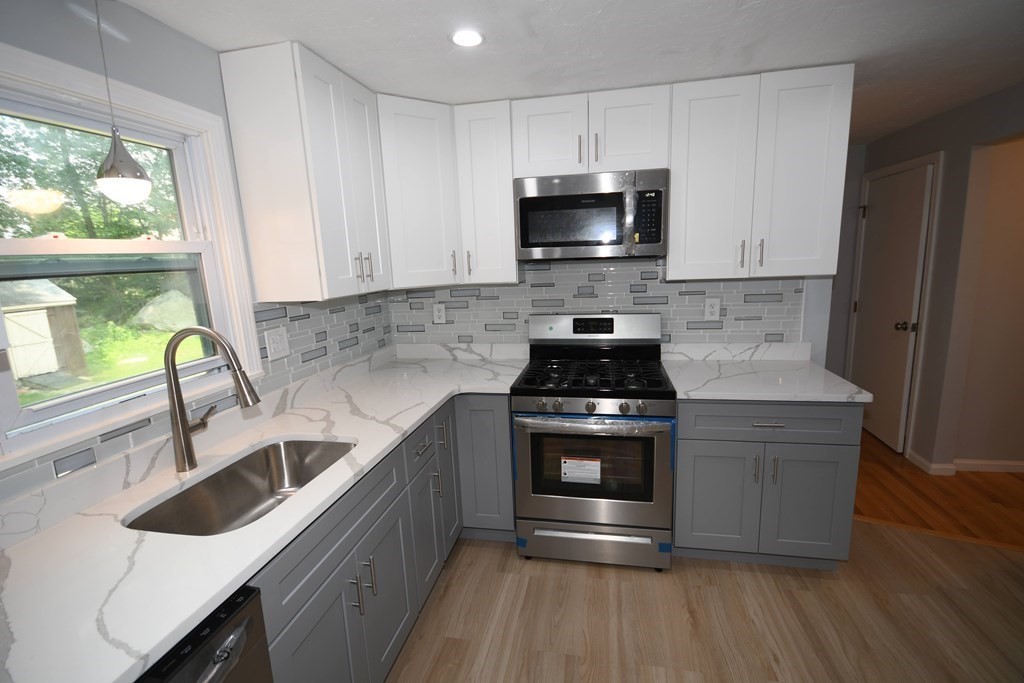38 Christopher Road, Unit 38 Randolph, MA 02368 - Photo 3 of 29 Gallery Image 3