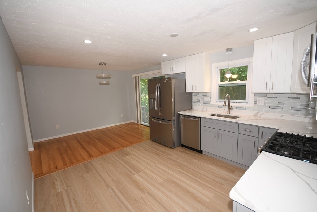 38 Christopher Road, Unit 38 Randolph, MA 02368 - Photo 5 of 29 Gallery Image 5