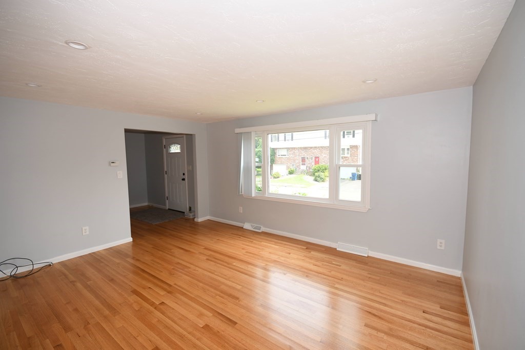38 Christopher Road, Unit 38 Randolph, MA 02368 - Photo 8 of 29 Gallery Image 8