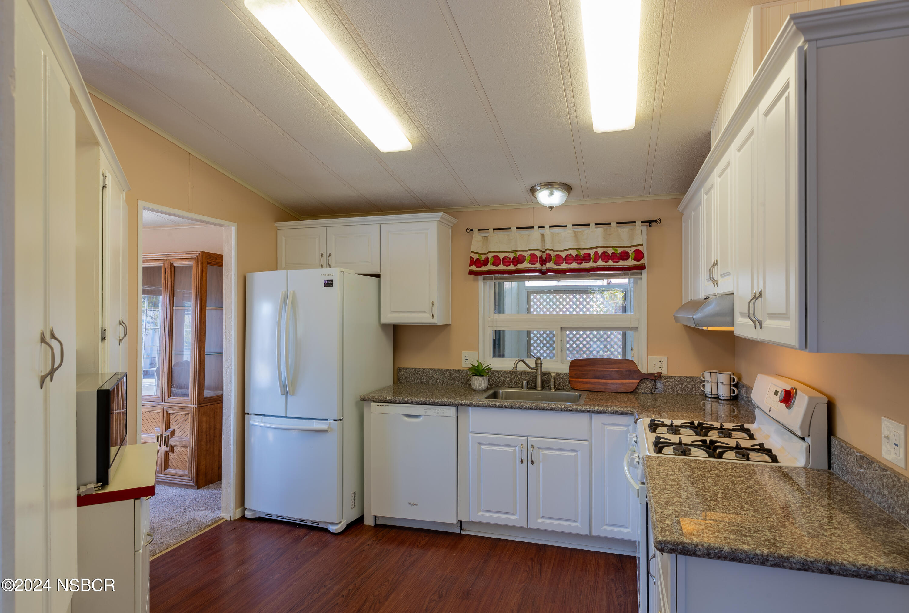 1317 V Street, Unit 1 Lompoc, CA 93436 - Photo 11 of 41 Kitchen