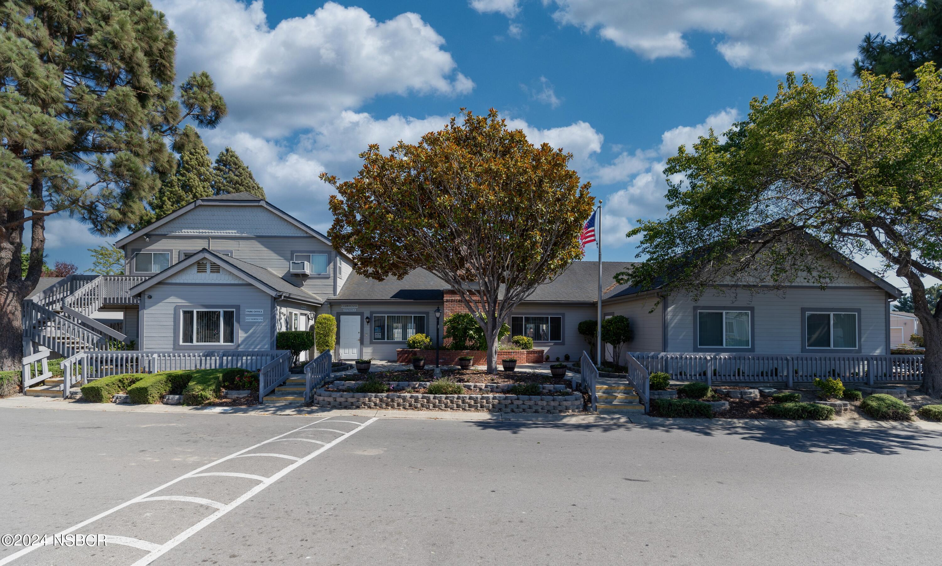 1317 V Street, Unit 1 Lompoc, CA 93436 - Photo 31 of 41 Recreation center