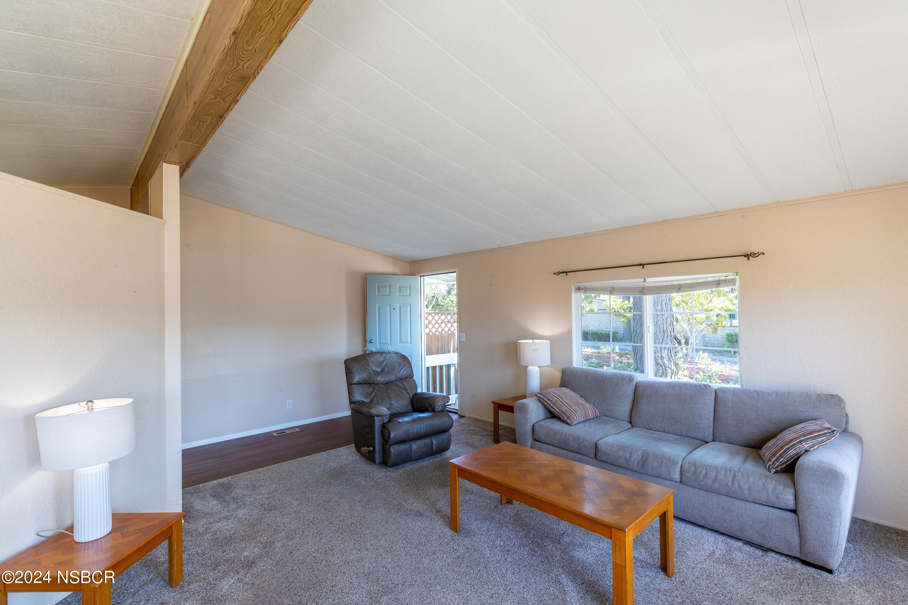1317 V Street, Unit 1 Lompoc, CA 93436 - Photo 5 of 41 Livingroom
