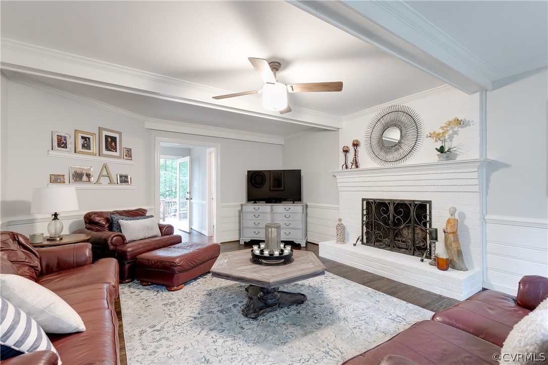 5607 North Chase Road Midlothian, VA 23112 - Photo 16 of 48 Spacious family room with gorgeous wood floors, be